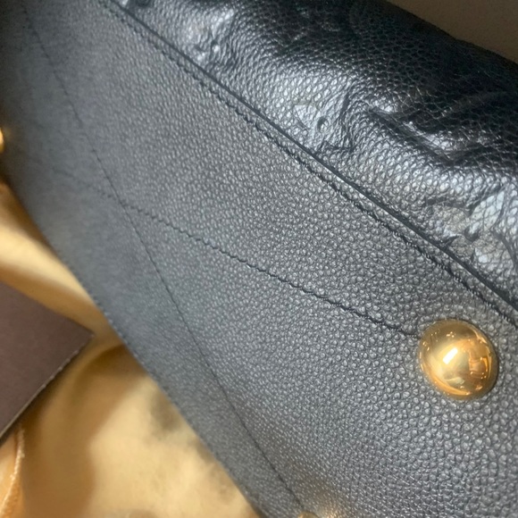 Louis Vuitton Montaigne MM - Picture 4 of 9